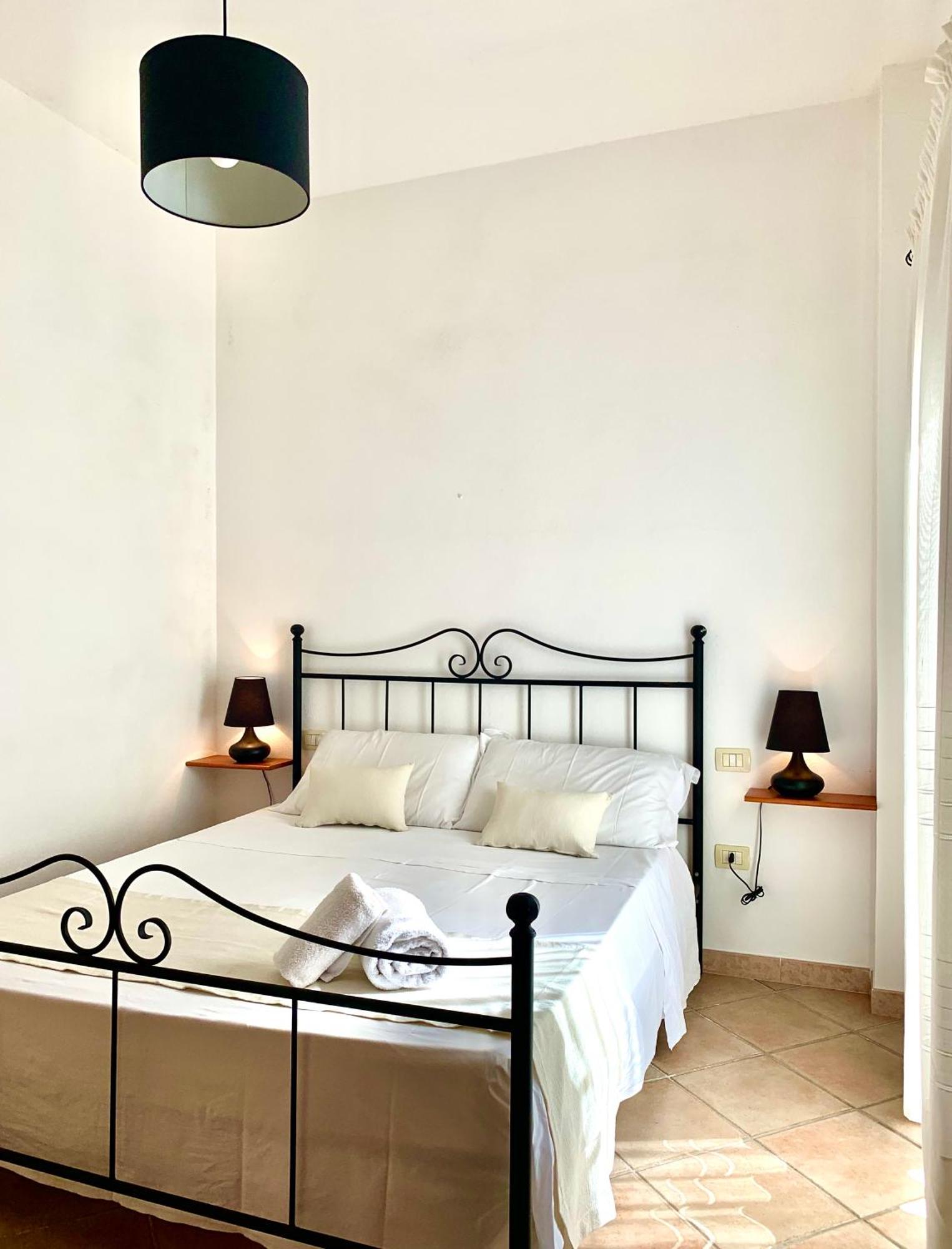 Square Inn Apartment Όλμπια Εξωτερικό φωτογραφία