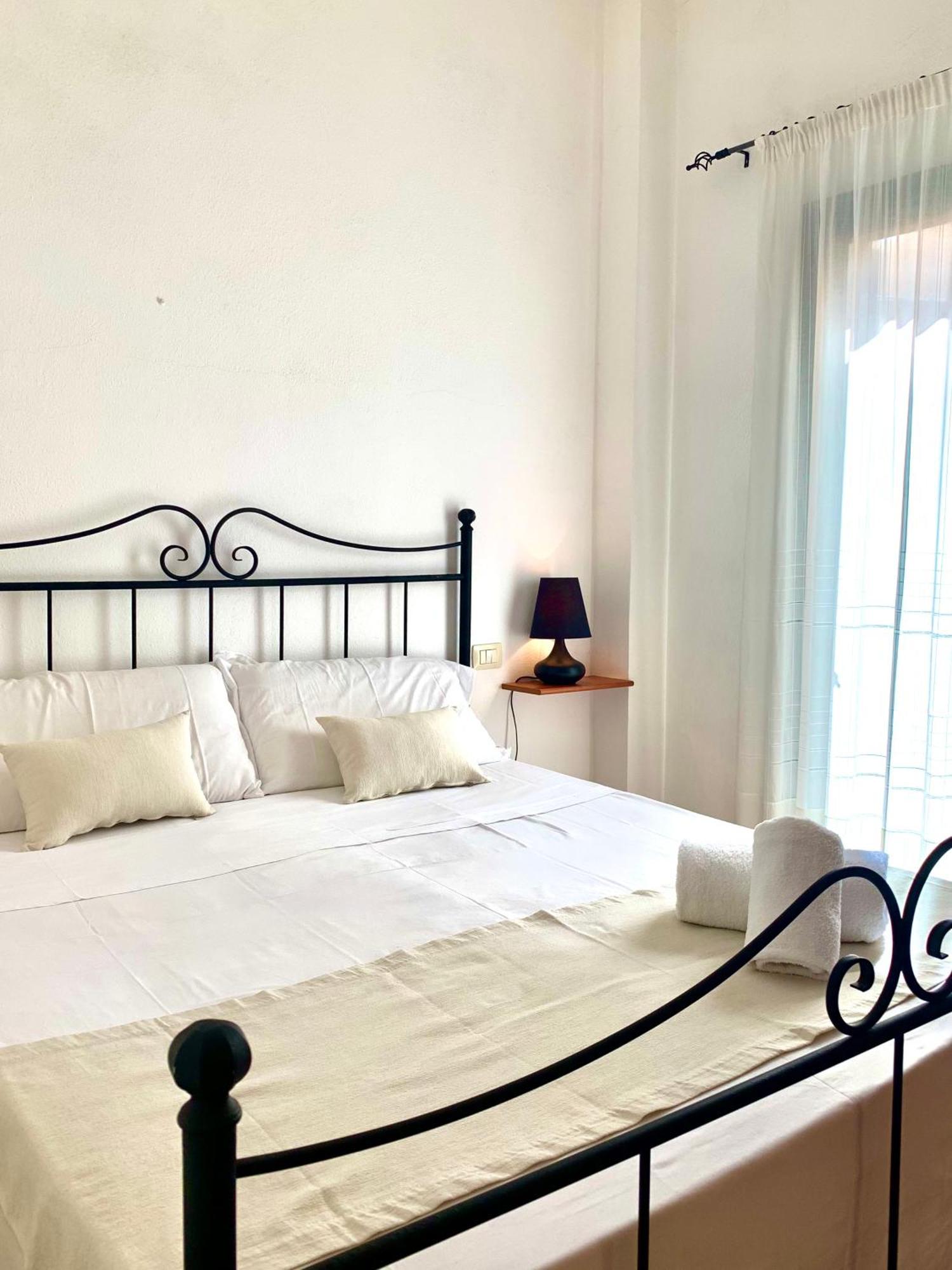 Square Inn Apartment Όλμπια Εξωτερικό φωτογραφία